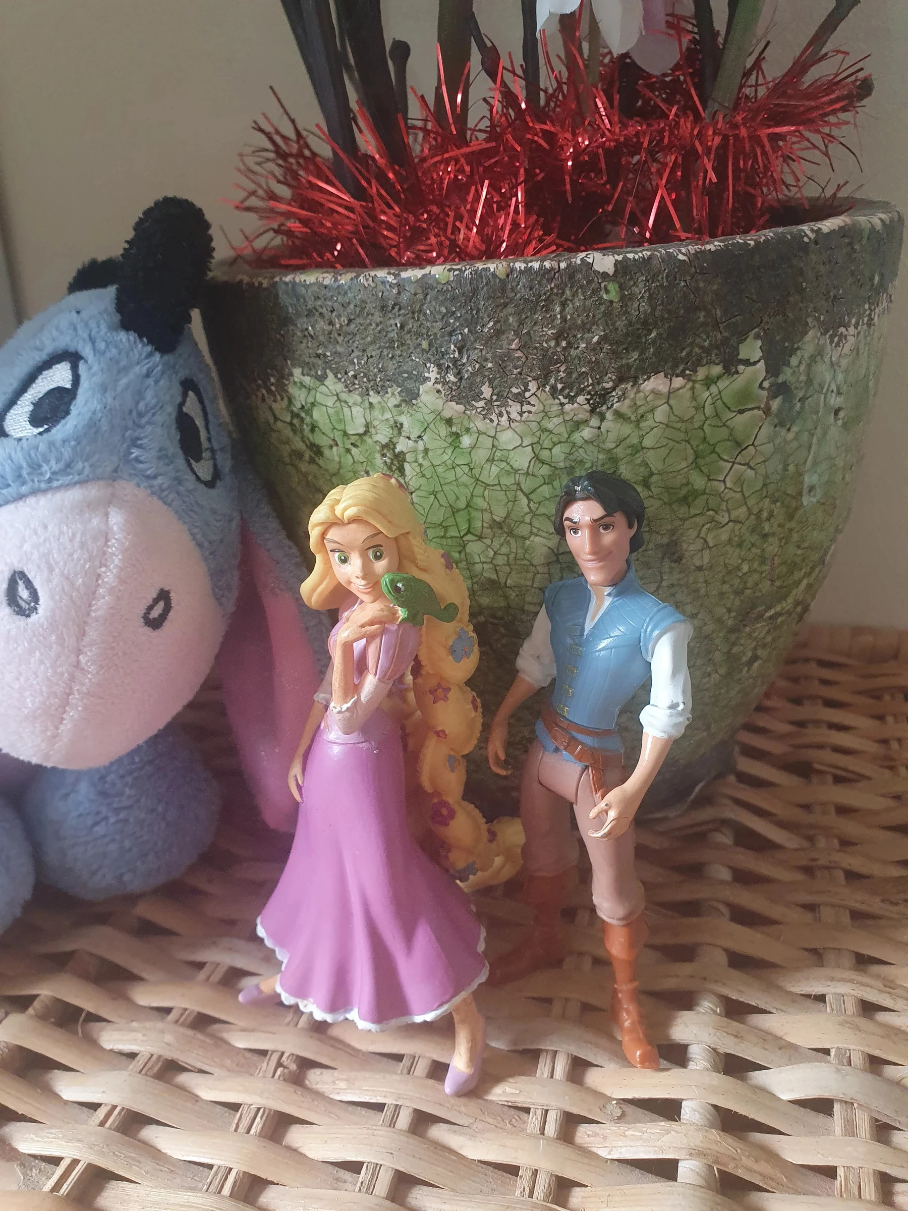 🌸Lots de 2 figuras de Rapunzel – photo 2